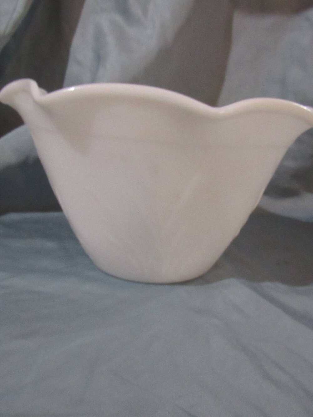 Vintage Hazel Atlas Platonite Ruffled Rim Serving Bowl, Cat Tails / Wheat Y111